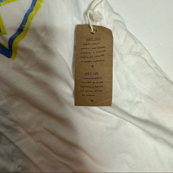 ANTHROPOLOGIE NWT Grateful Heart Graphic Tee xs - Picture 10 of 11
